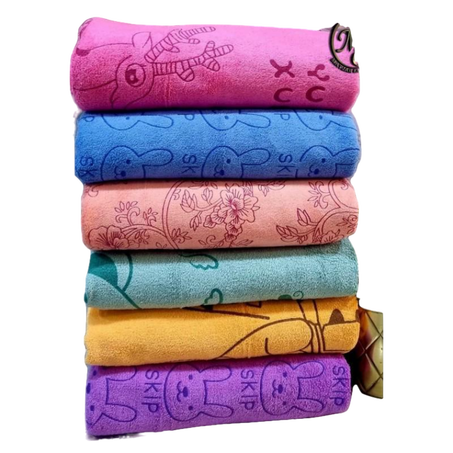 A set of 6 adult towels of different colors