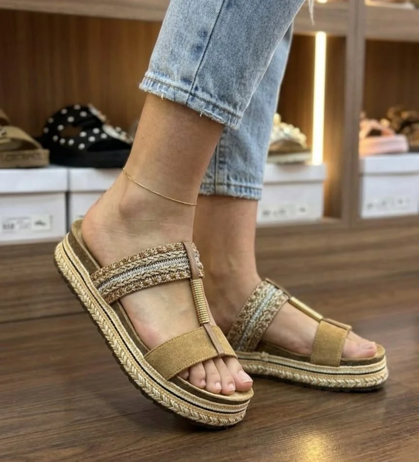 صنادل نسائية صيفية أنيقة - راحة وأناقة في كل خطوة