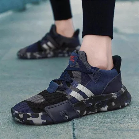 حذاء عسكري أزرق