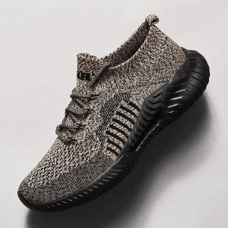 حذاء رياضي بني مناسب للجنسين