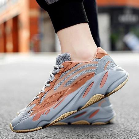 حذاء رمادي مُختلط