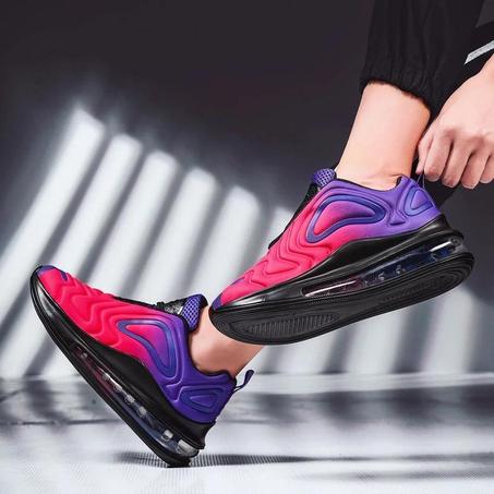 حذاء رياضي أحمر و بنفسجي