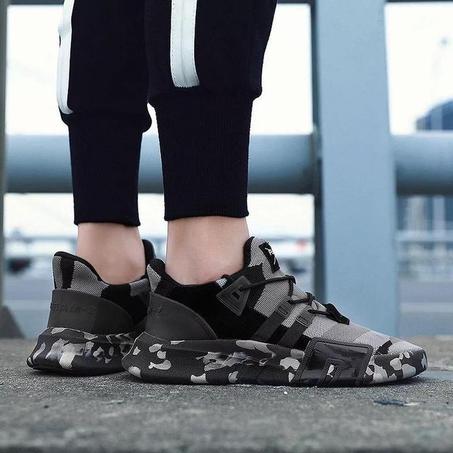 حذاء جيشي أسود