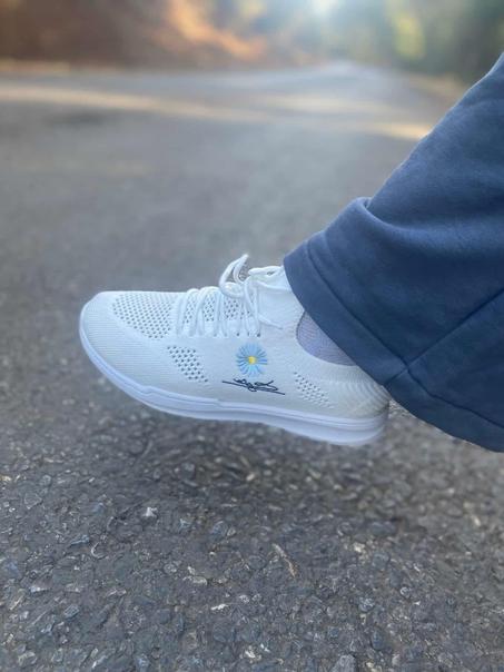 حذاء رياضي نسائي