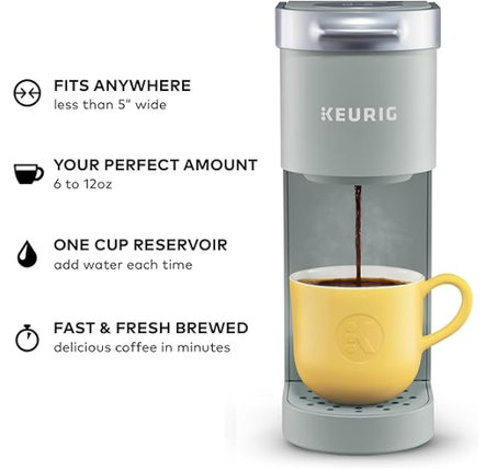 ماكينة إعداد القهوة كيه ميني من كيوريج مع أكواب كيه كب بطبعة الحرف K لتحضير كوب واحد، بسعة تتراوح بين 6 و12 أوقية أحجام المشروبات،