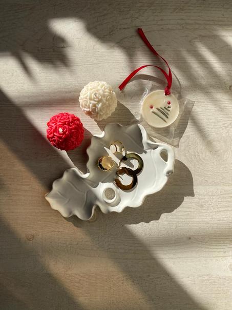 Nayar Coffret Lumière – “coffret” renforce l’idée de cadeau.