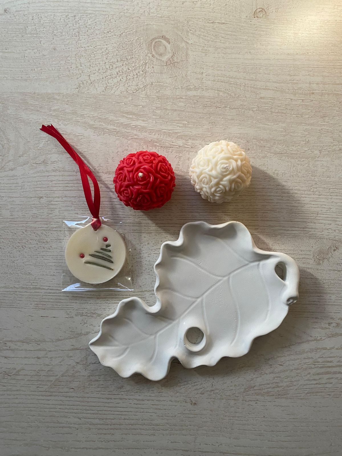 Nayar Coffret Lumière – “coffret” renforce l’idée de cadeau.