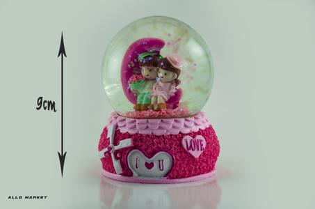 كرة ثلج بأضواء زاهية