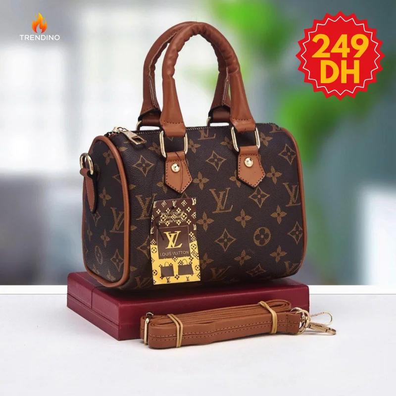 حقيبة يد فاخرة بتصميم عصري ولمسات فخمة