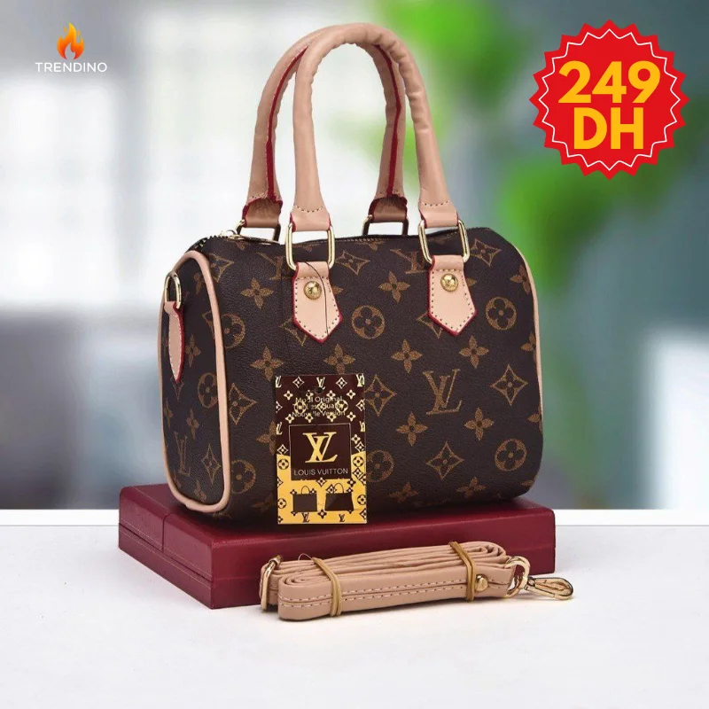 حقيبة يد فاخرة بتصميم عصري ولمسات فخمة