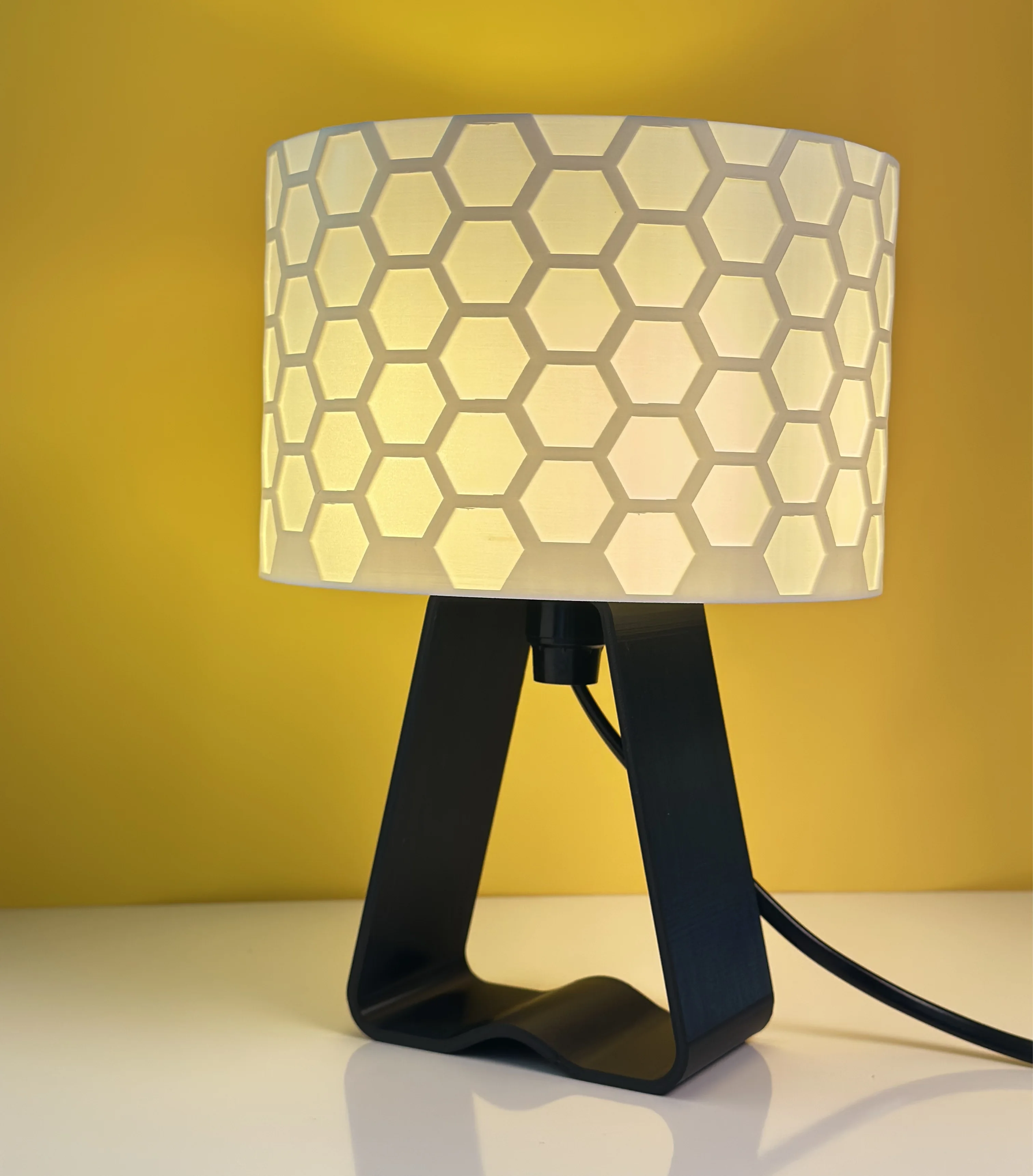 Lampe de Table “Cellule d’Abeille”
