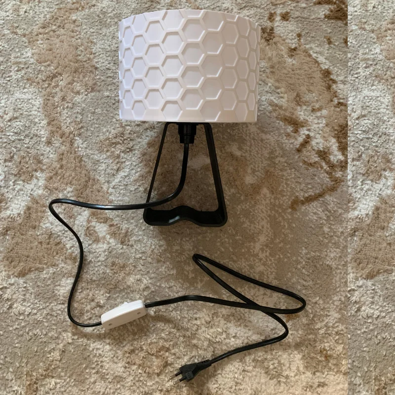 Lampe de Table “Cellule d’Abeille”