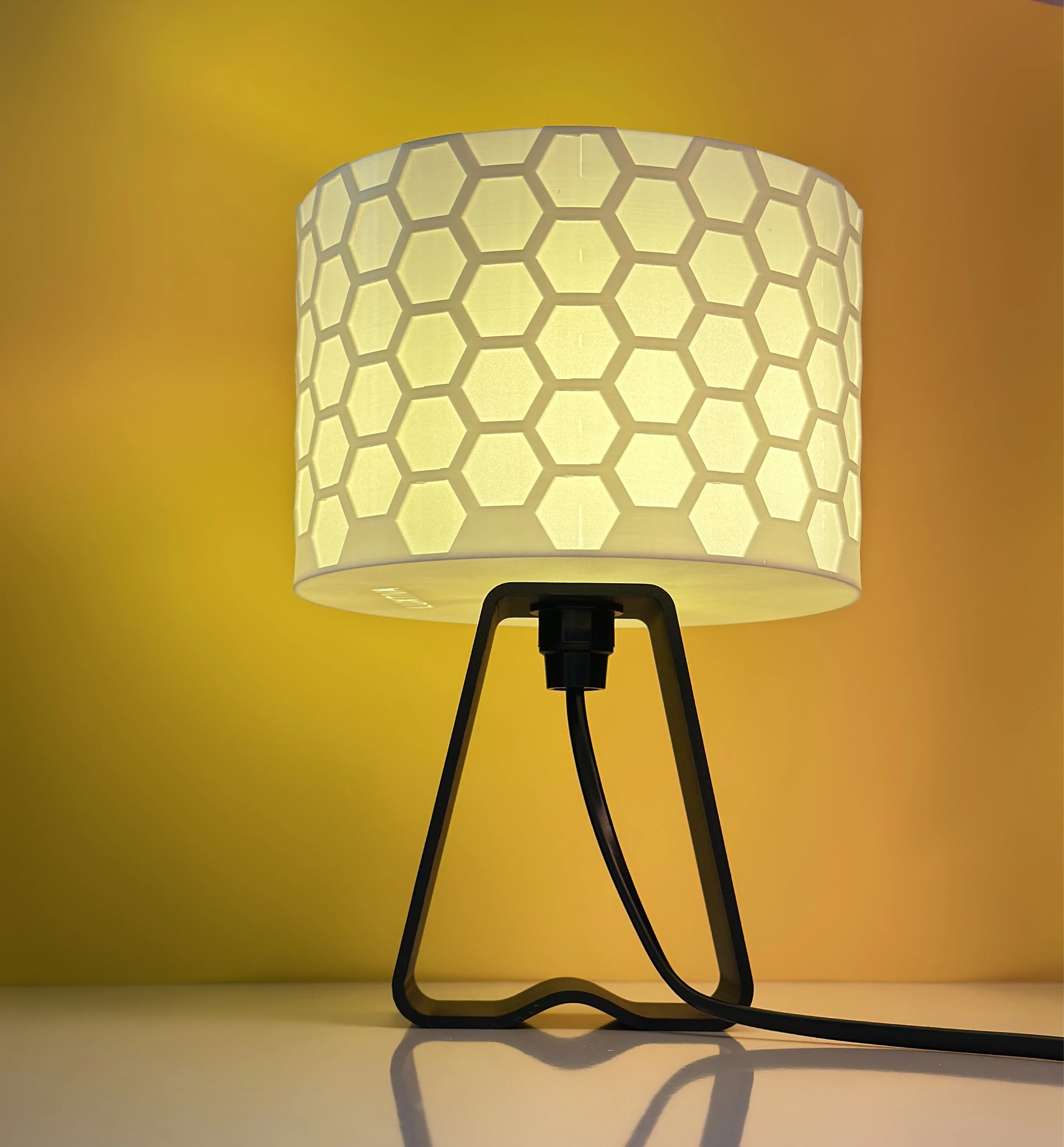 Lampe de Table “Cellule d’Abeille”