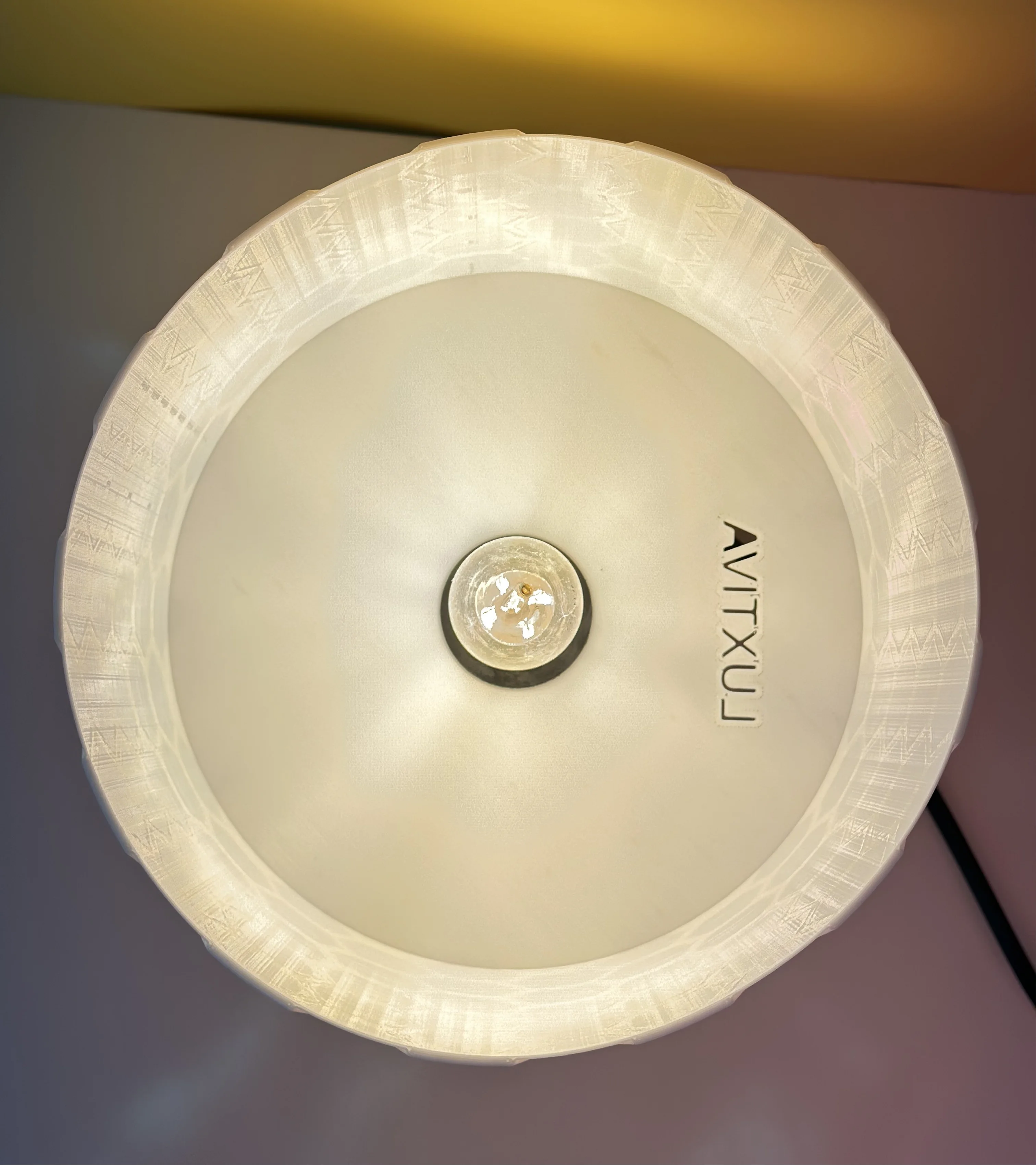 Lampe de Table “Cellule d’Abeille”