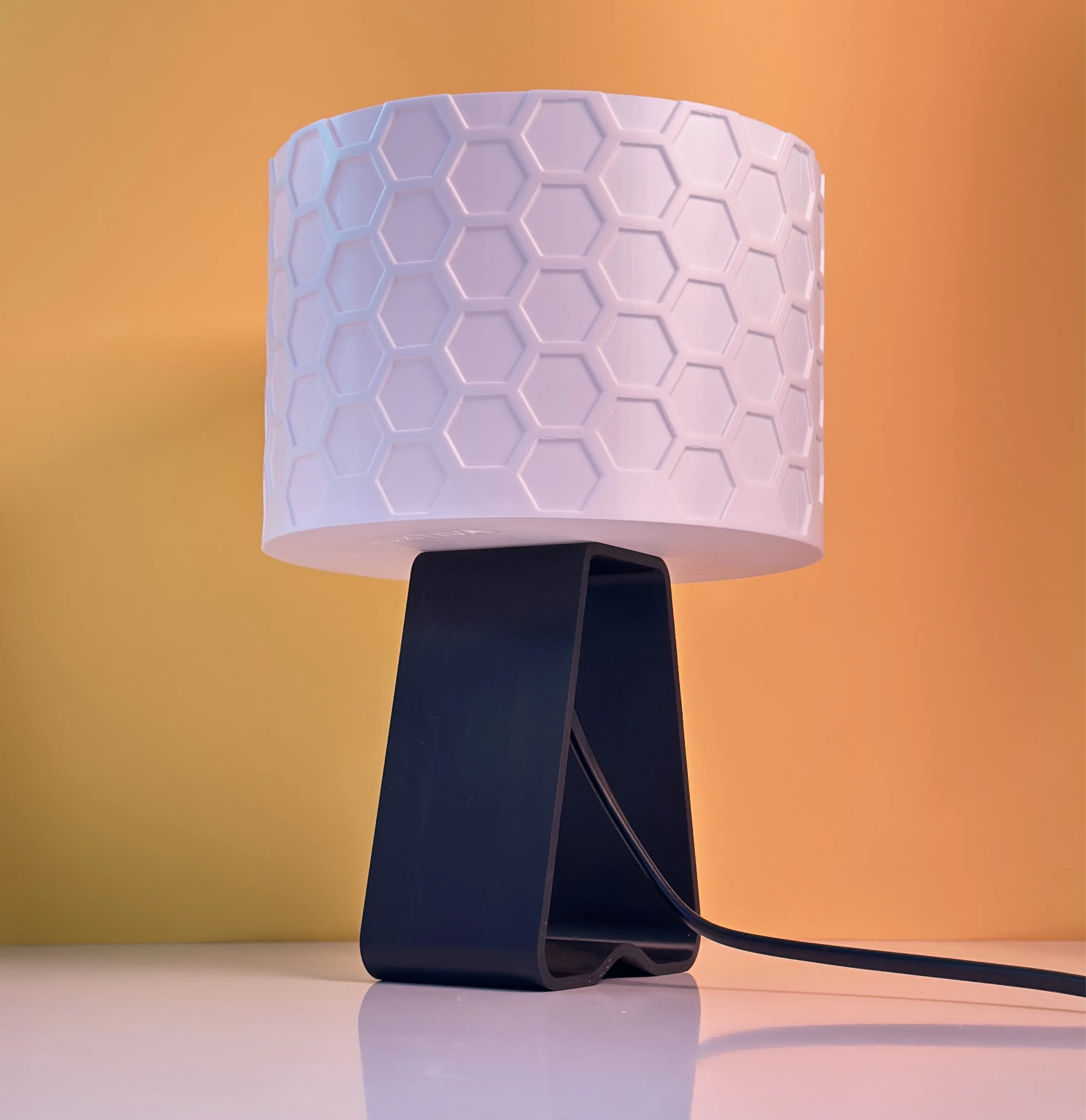Lampe de Table “Cellule d’Abeille”