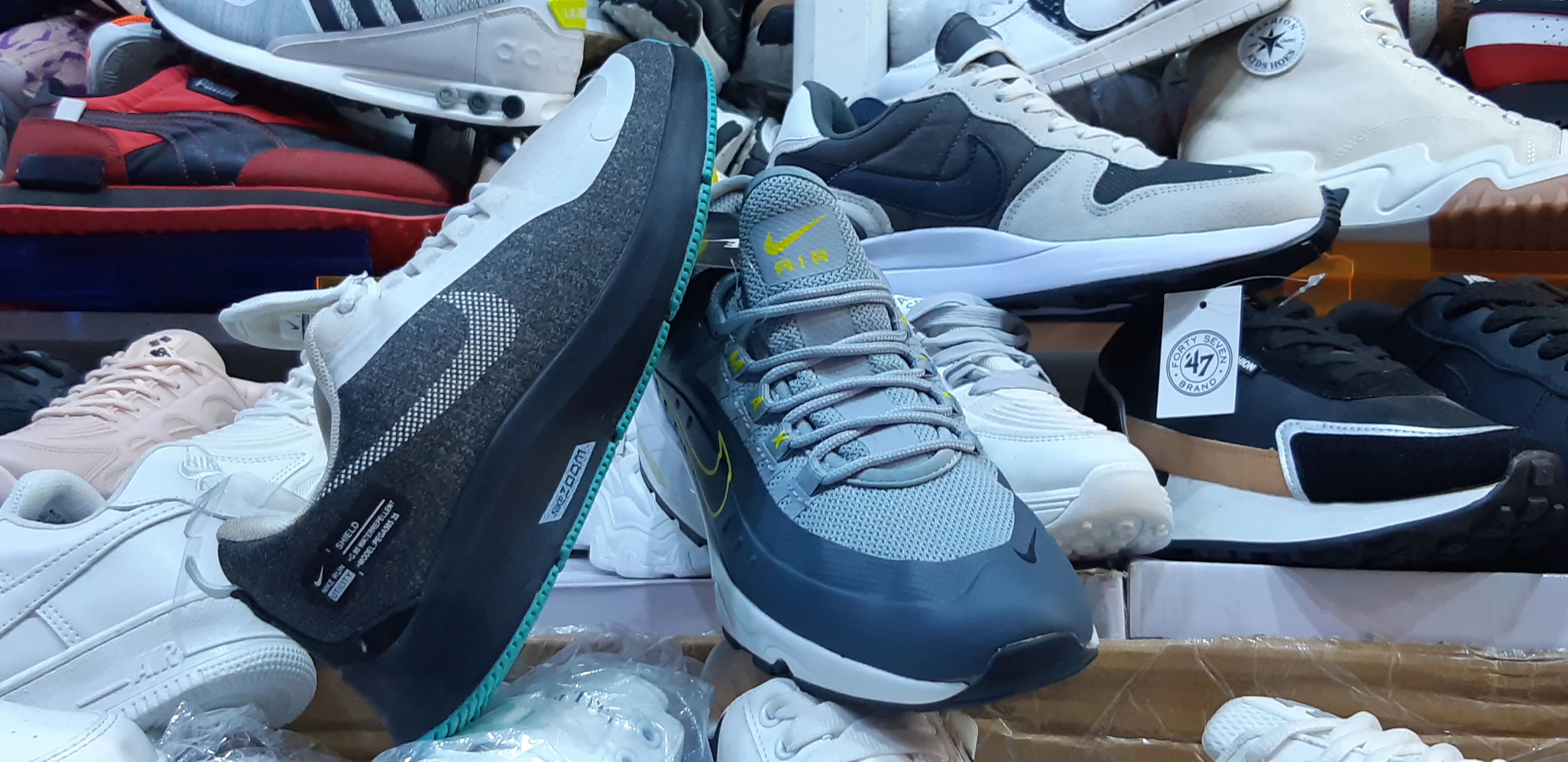 أحدية  جودة صحيحة و مريحة للقدم للنساء و الرجال    chaussures turkie bon qualitté femme homme