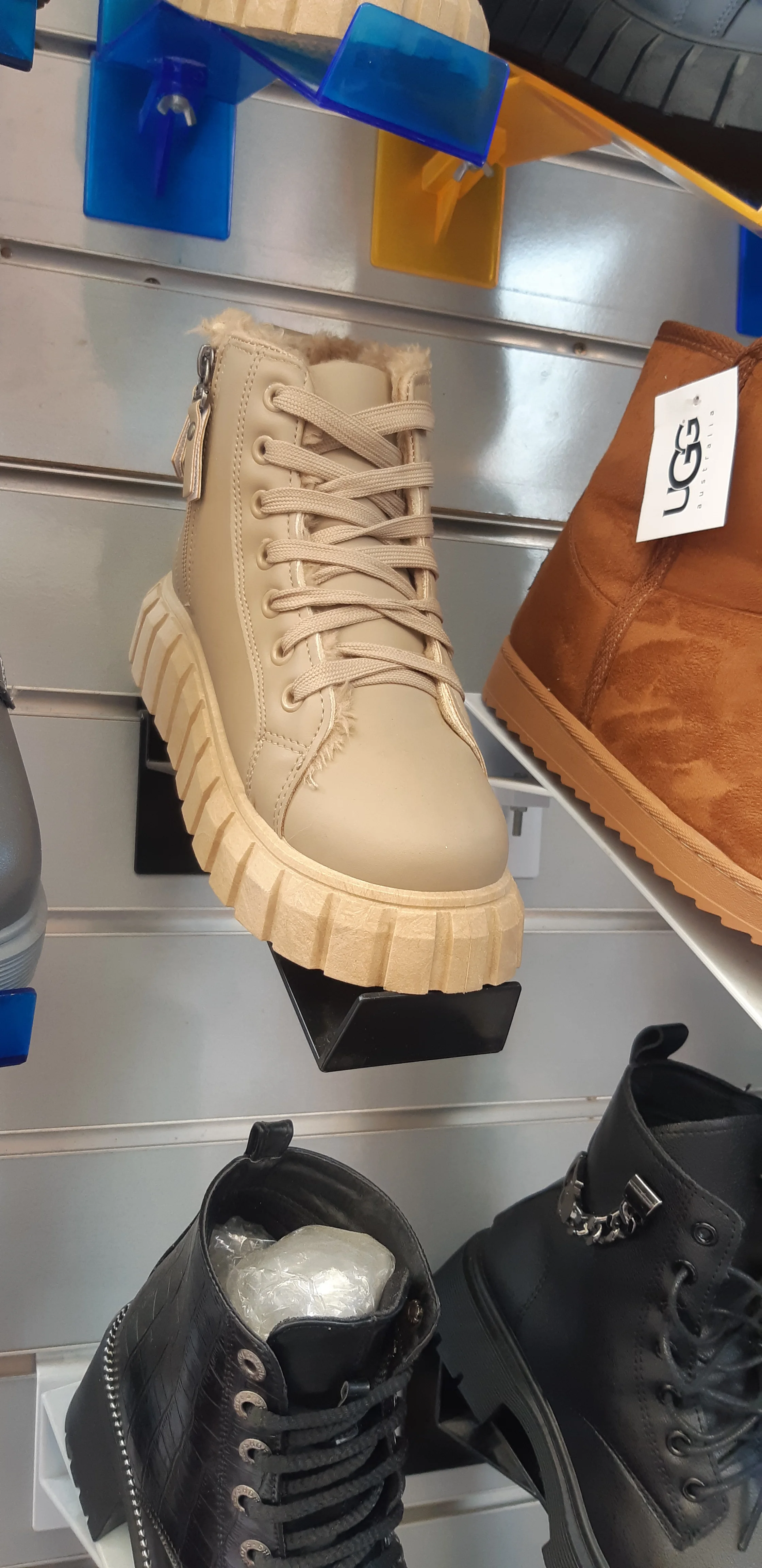أحدية  جودة صحيحة و مريحة للقدم للنساء و الرجال    chaussures turkie bon qualitté femme homme