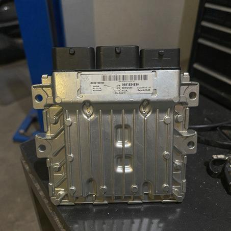 Calculateur moteur SID208