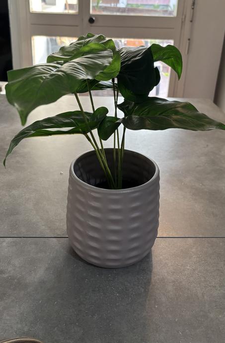 Vase décoratif moderne – Céramique & plante artificielle