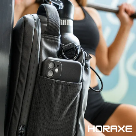 Pochette Magnétique de Gym | Arrêtez de poser votre téléphone au sol. Découvrez l'organisateur magnétique qui protège vos affaires à la salle.