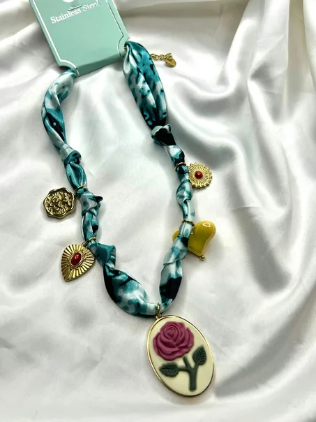 Collier fleur chic