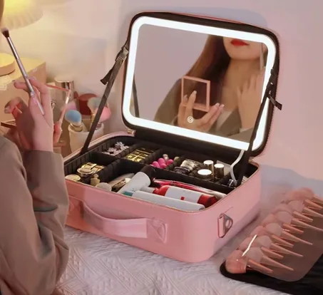 الحقيبة المرآة