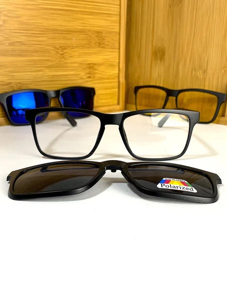 LUNETTE APPLIQUE TR 2202