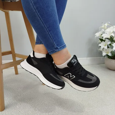 ✨حذاء بنات مودال 2025 جديدة من علامة New Balance ⭐⭐⭐⭐ ✨