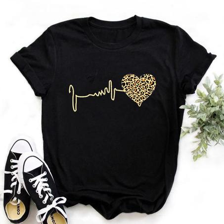 T-shirt Femme Années 90 Léopard & Heartbeat – Style Harajuku, Manches Courtes, Graphique Trendy تيشيرت نسائي بطابع هاراجوكو – طباعة جرافيك بنبض القلب ونقشة الفهد، أكمام قصيرة، موضة التسعينيات