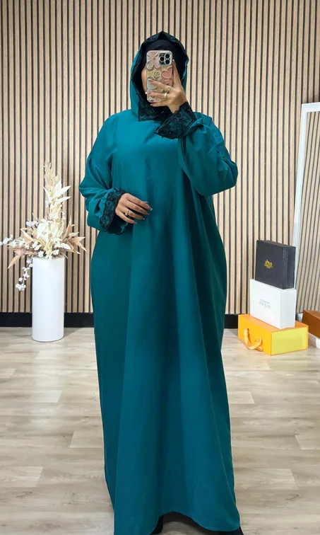 عباية نسائية فخمة – Ref 1003