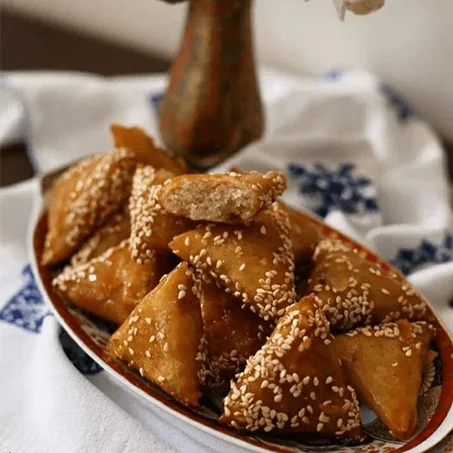 بريوات اللوز
