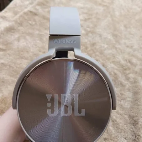 سماعات JBL الخيالية
