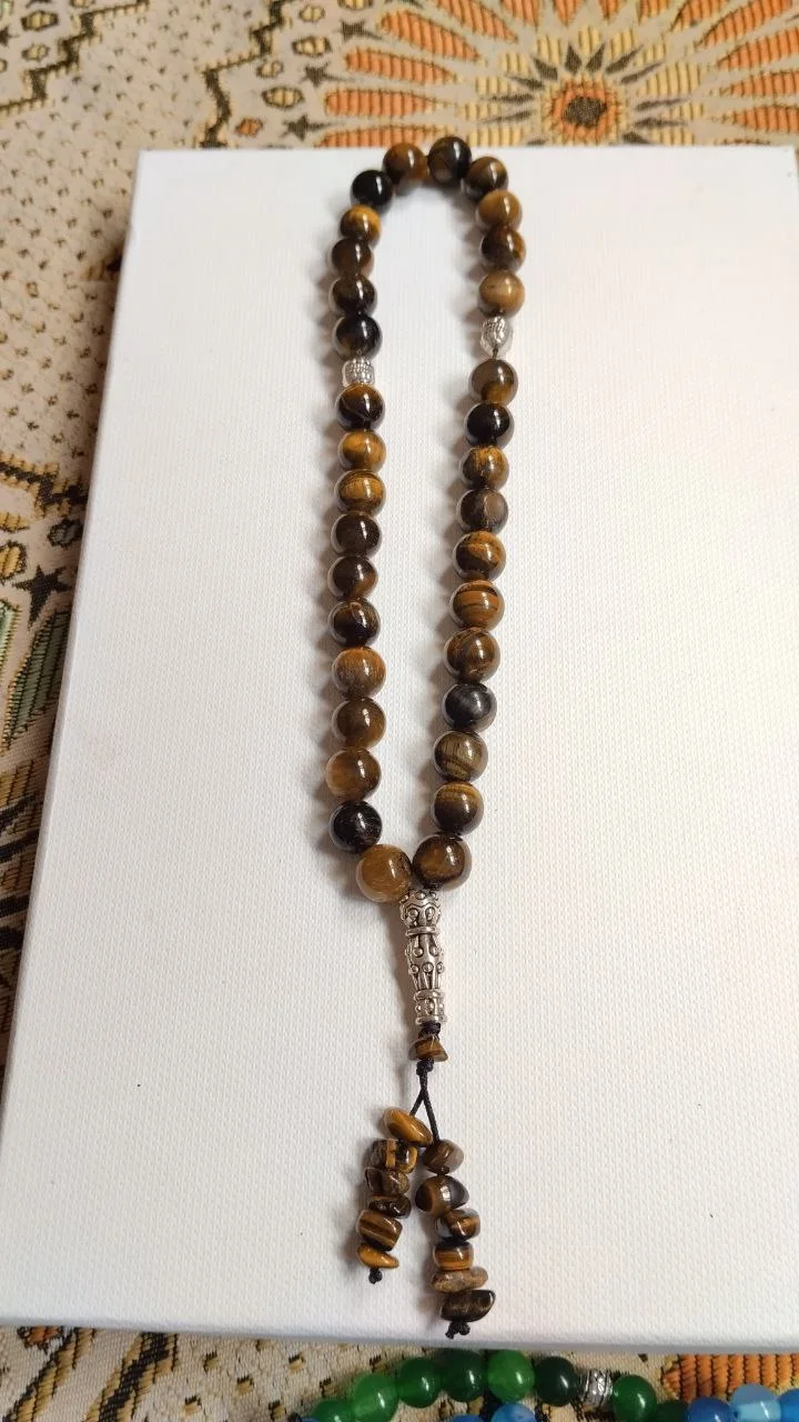 سبحة عين النمر الطبيعي