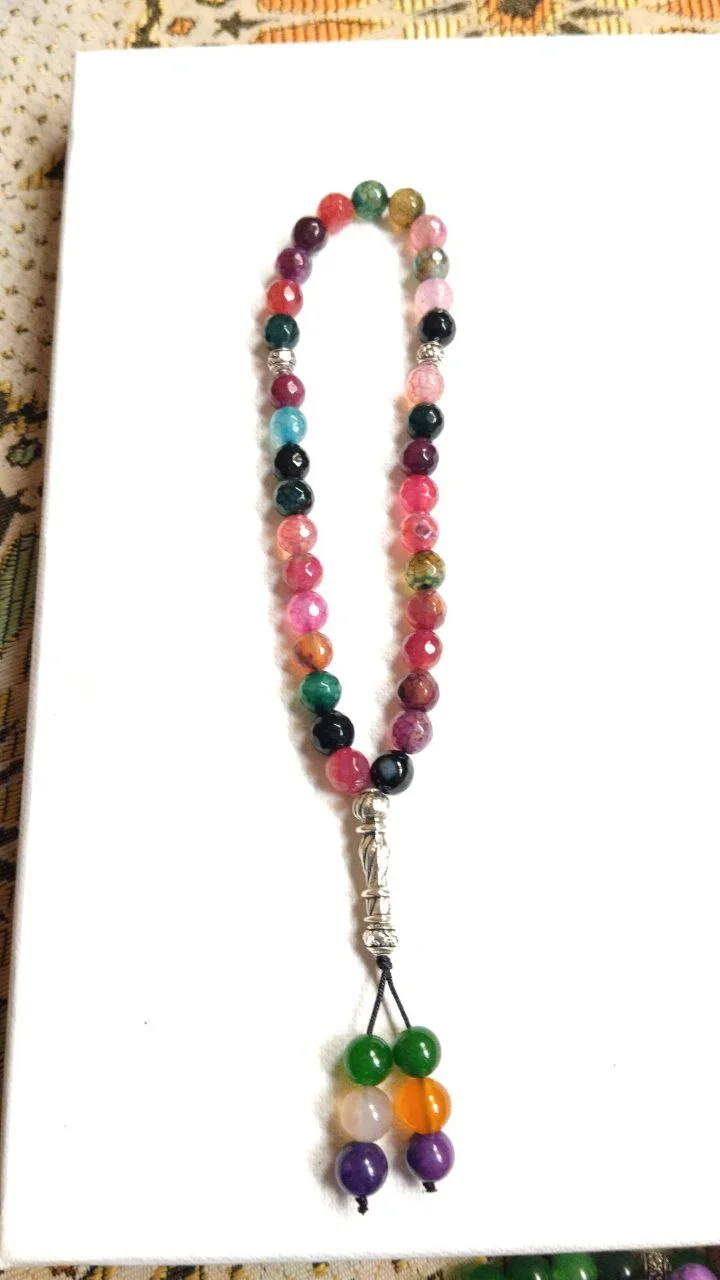 العقيق الملون الطبيعي