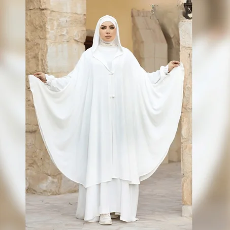 عباية الحج والعمرة من تشكيلة فينيس الجديدة