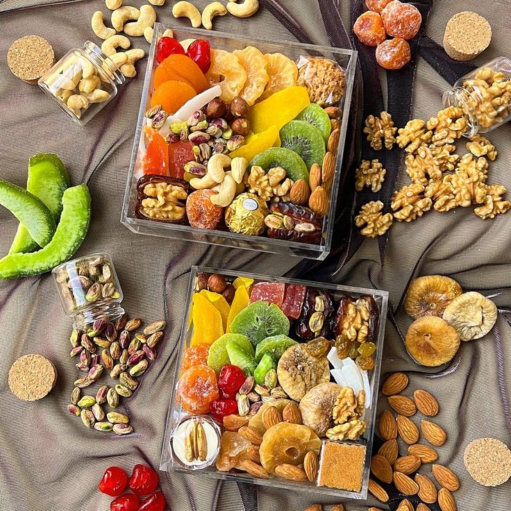 صناديق الهدايا والاطباق