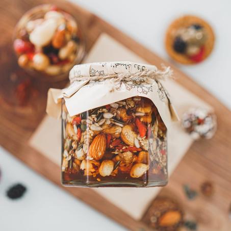 مكسرات بالعسل