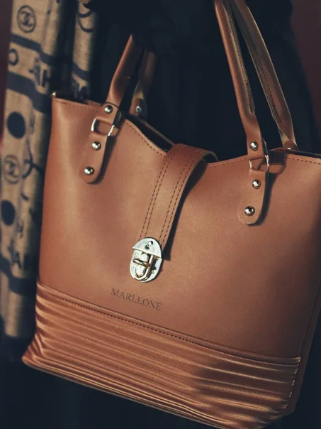 BROWN LORENZA
