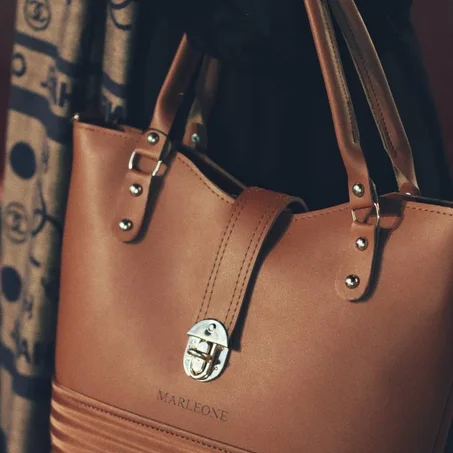 BROWN LORENZA