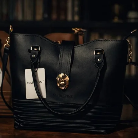 BLACK LORENZA