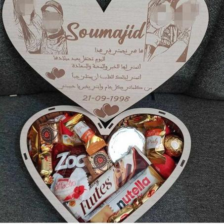Coffret cadeau de chocolat en forme de cœur personalisé