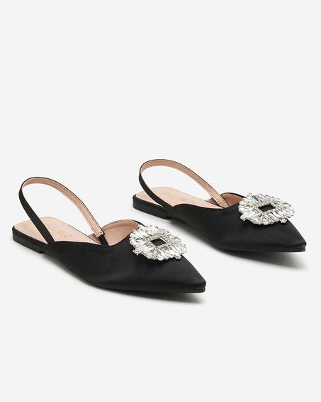 Les ballerines en beige et noir sont un choix confortable pour les tenues de tous les jours et peuvent être facilement assorties avec une variété de styles de vêtements.