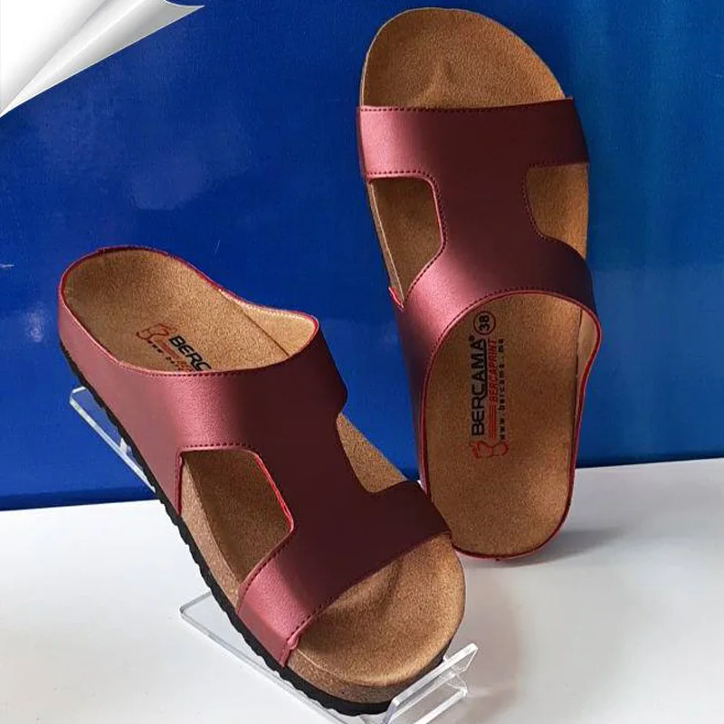 Sandale design épuré et compact