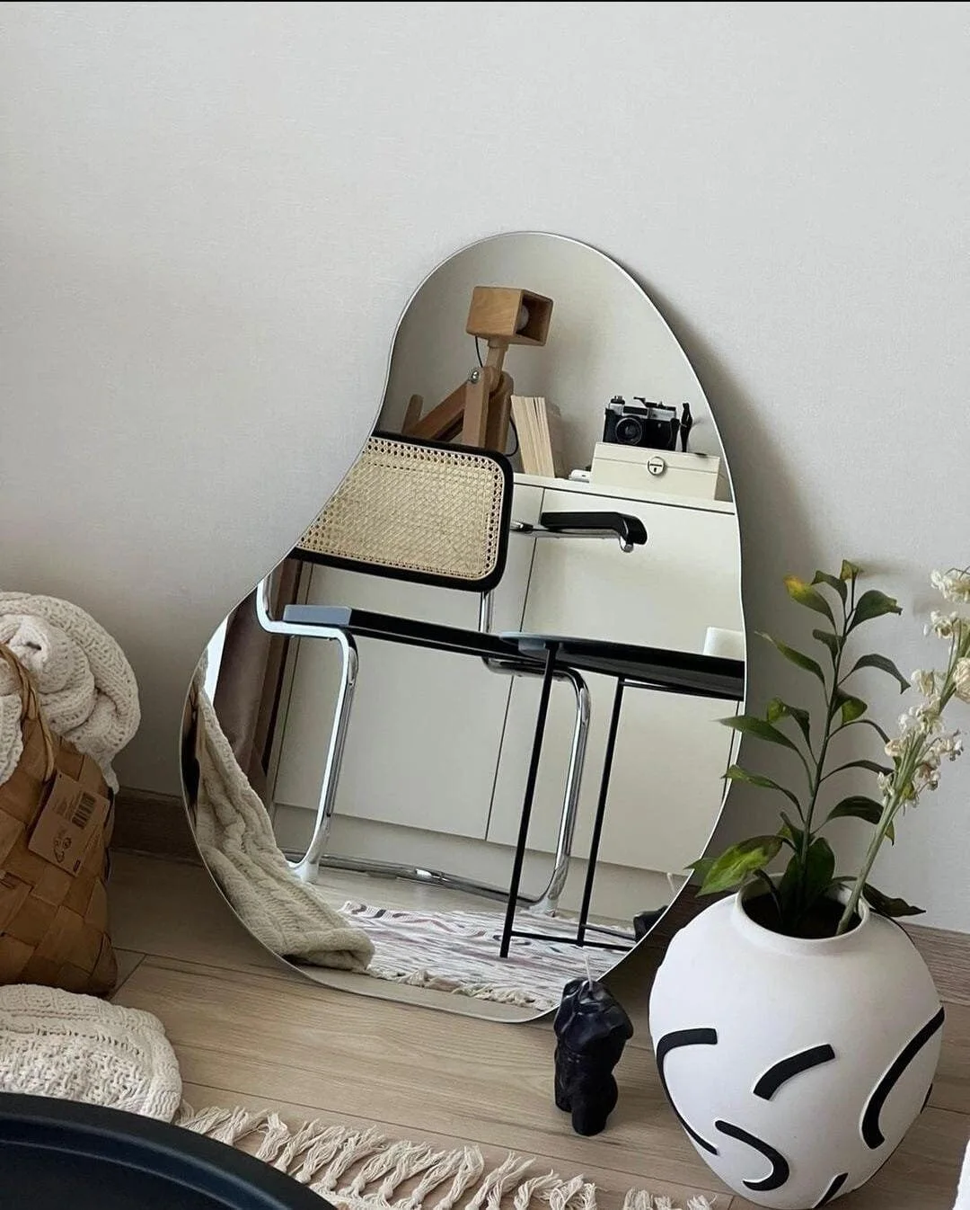 مرايا مموجة