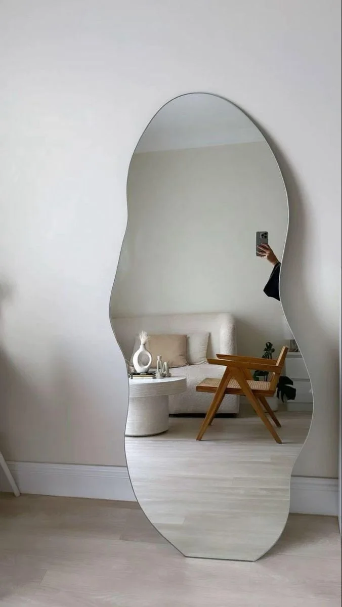 مرآة أرضية عضوية بدون إطار – تصميم مينيمال عصري