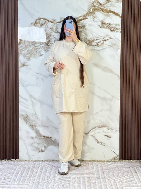 كيطمة  أنيقة 🌸👌🏻 توب صوفة