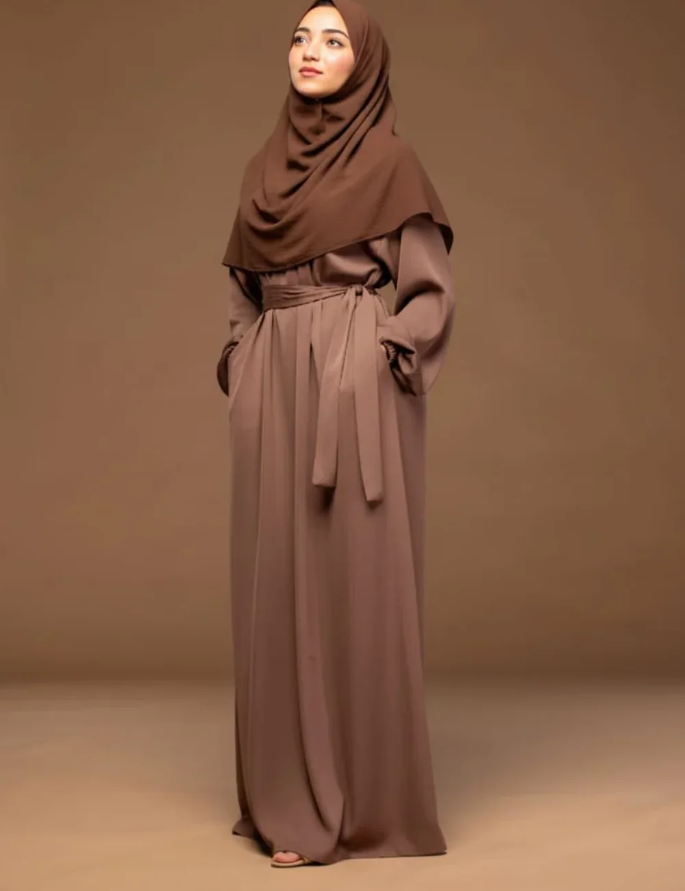 Abaya une pièce avec ceinture
