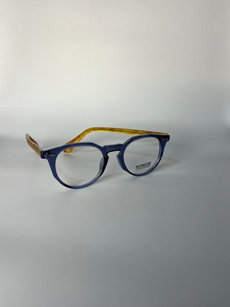 MOSCOT