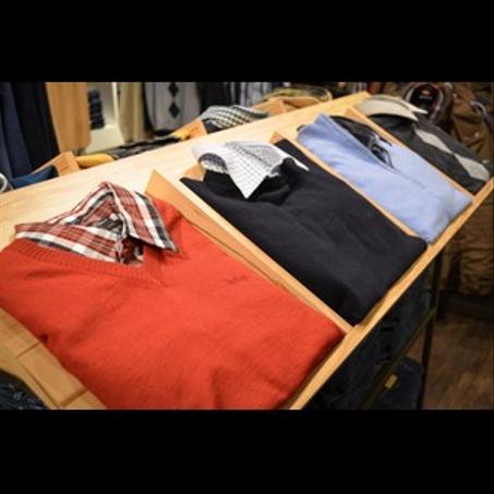 الملابس والإكسسوارات