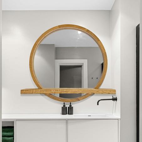 مرآة خشبية بطراز عصري وأنيق